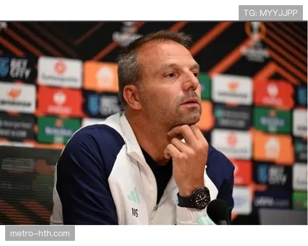 阿贾克斯宣布新任主帅上任，力图重塑球队辉煌