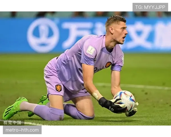 范加尔战术革新引热议，中性战术理念成足坛新焦点